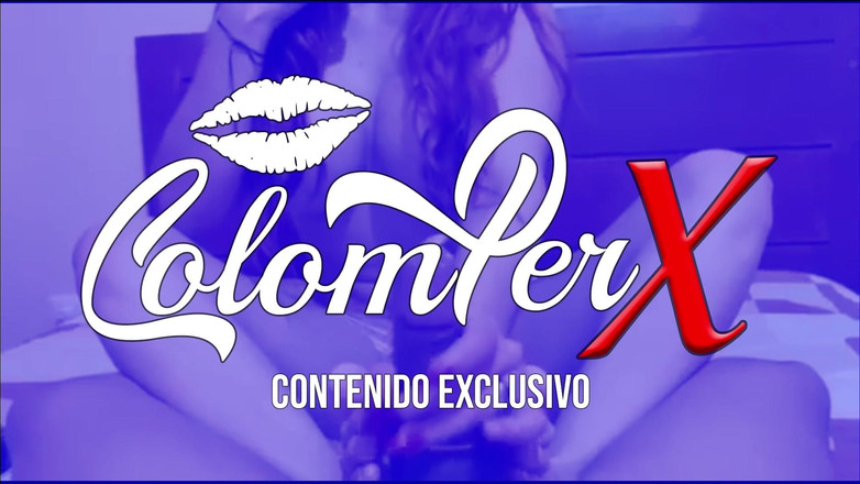 ColomPerx: POV bettkante ficken, meine latina stöhnt, während ich sie von...
