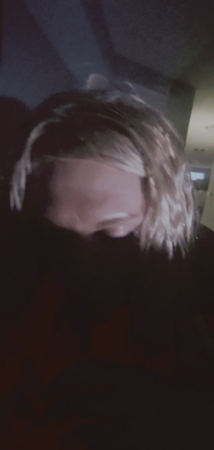 Darkfetish2k: 그녀의 입에 자지