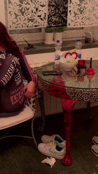 Doamna Zara Miss Alessa Milano Lins desculț, zdrobire de mâncare desculță, înecare cu picioarele goale, scuipat, partea 2
