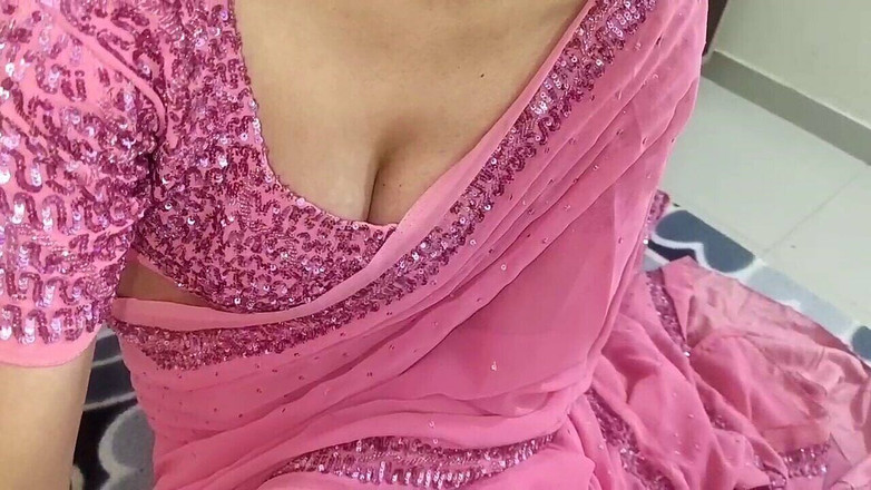 Saarabhabhi6: Indisk het svägerska och svärfar hårdhänt knullar ljud på hindi