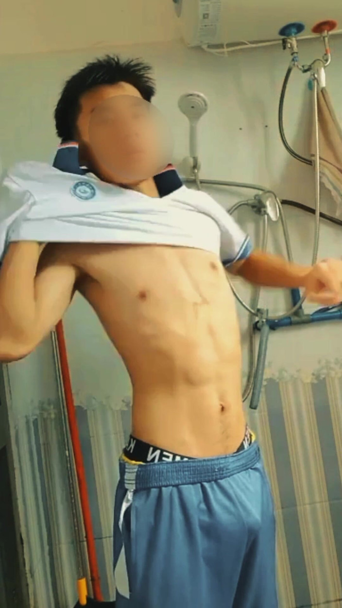 Louswee: 只有我，没有秘密