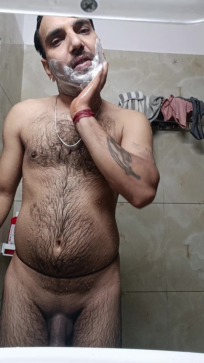 Rajasthani-old-lover: Uomo indiano desi gode della doccia e succhia