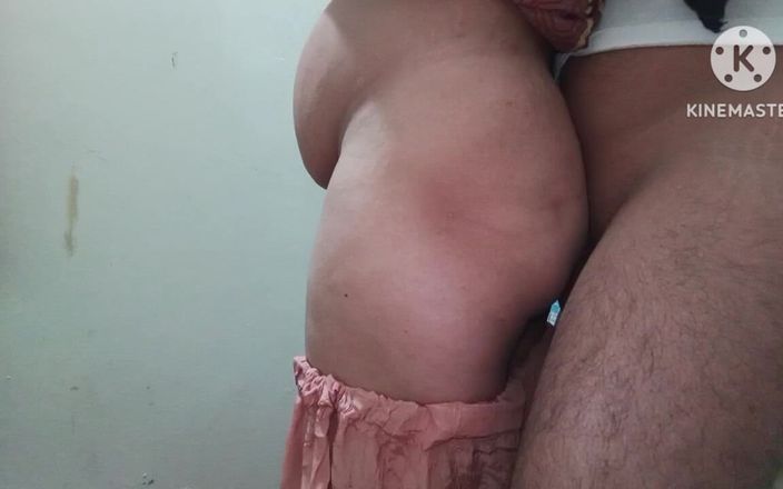 Lubnawife: 巴基斯坦裁缝从他丰满的女客户牛奶之前操她的屁股