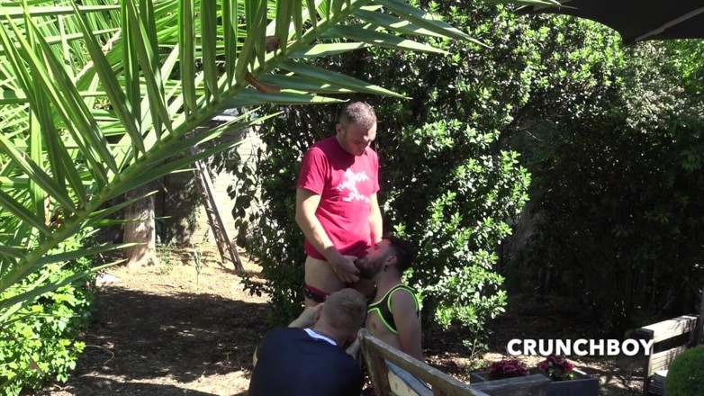 Amazing porn bareback private club: Vídeo com Marco Rusk usado em parque por 2 meninos