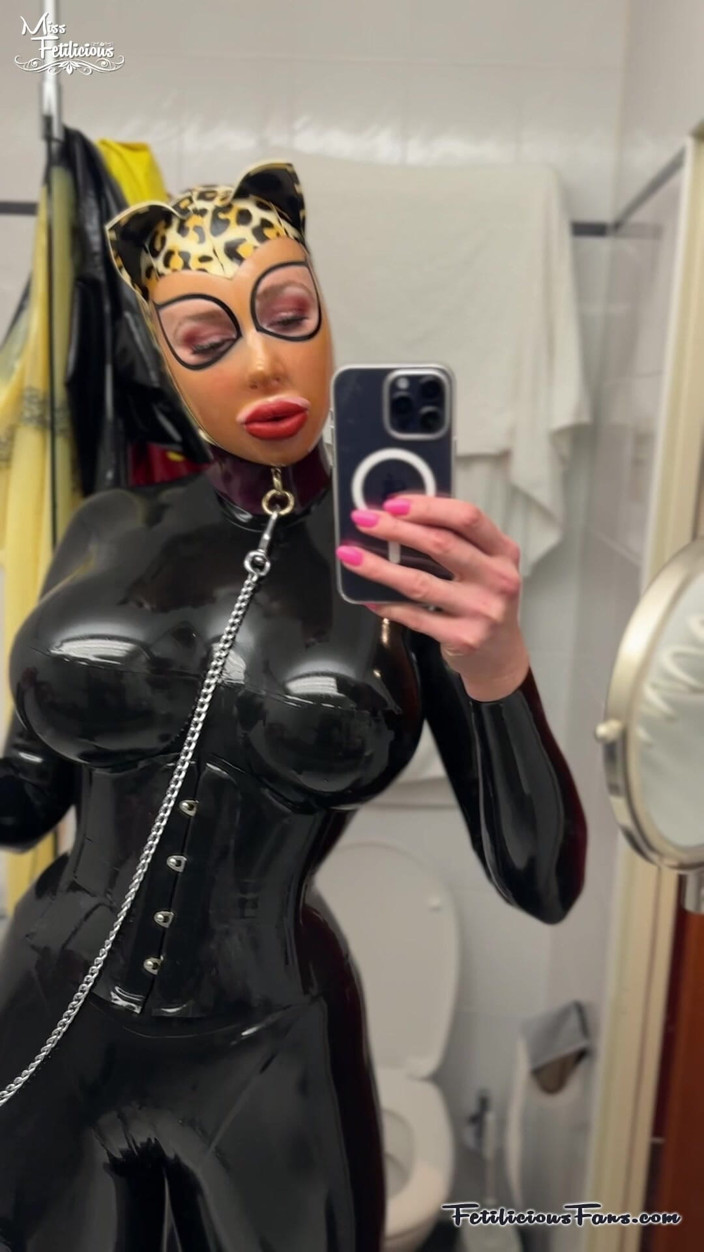 Miss_Fetilicious: Latex Leopard on a Leash