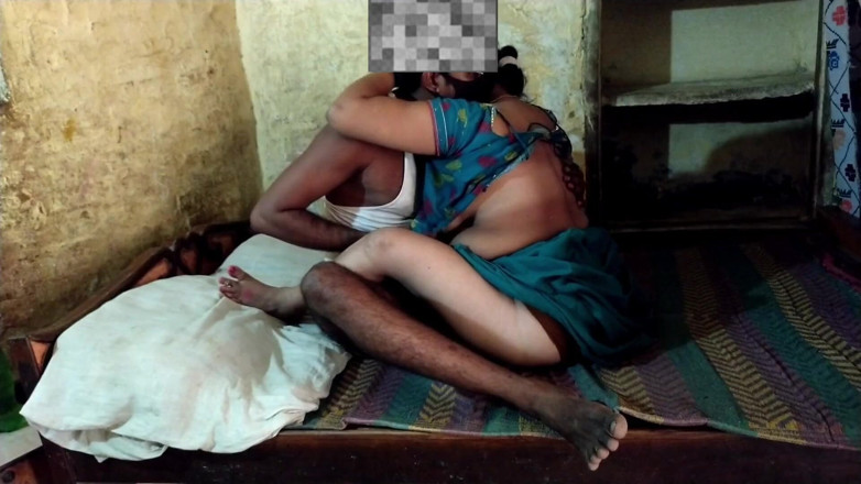 Desi_bhabhi121: Tamil Bhabhi Couple Romantic