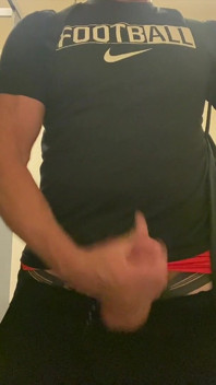Jockdad87 снова возбуждена в ванной