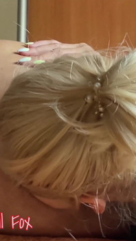Blonde MILF Laat Een Scheet in De Kont Van Een Man. De Franse Teef Likt Alex's Kont Totdat Ze Schittert.j