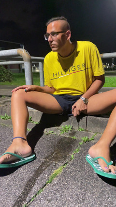 Twinkboy82: ドイツの若い男の子が駐車場で小便