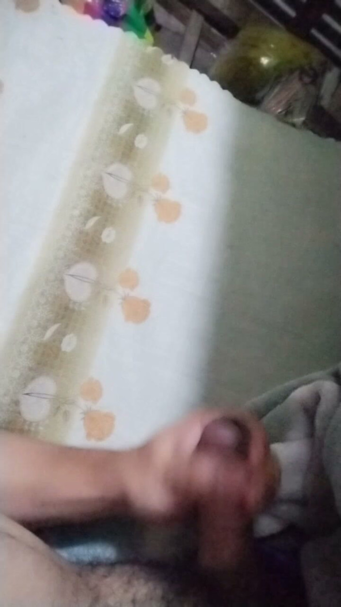 Talahib23: È bello masturbarsi alle 2 del mattino