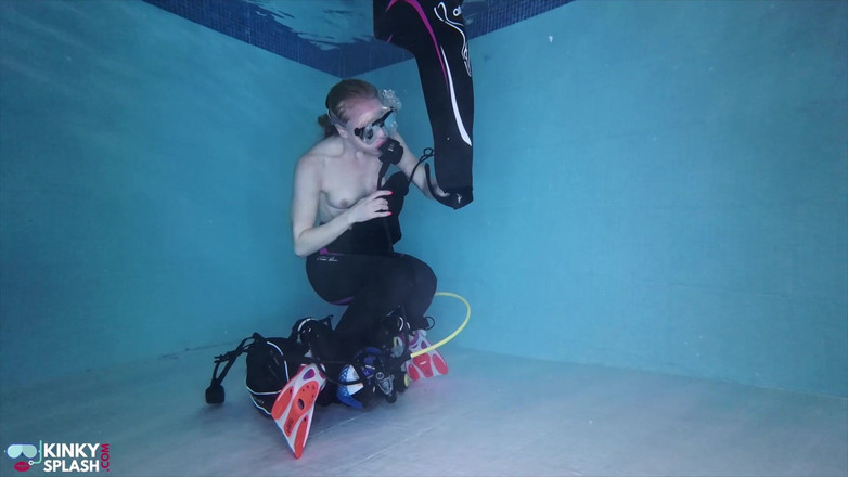 UKCuteGirl Lucy Lauren: Tổng hợp lặn dưới nước - hơn 1hour!