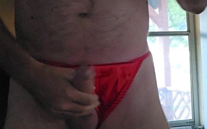 Fantasies in Lingerie: 赤いパンティーで遊びの時間を楽しむ
