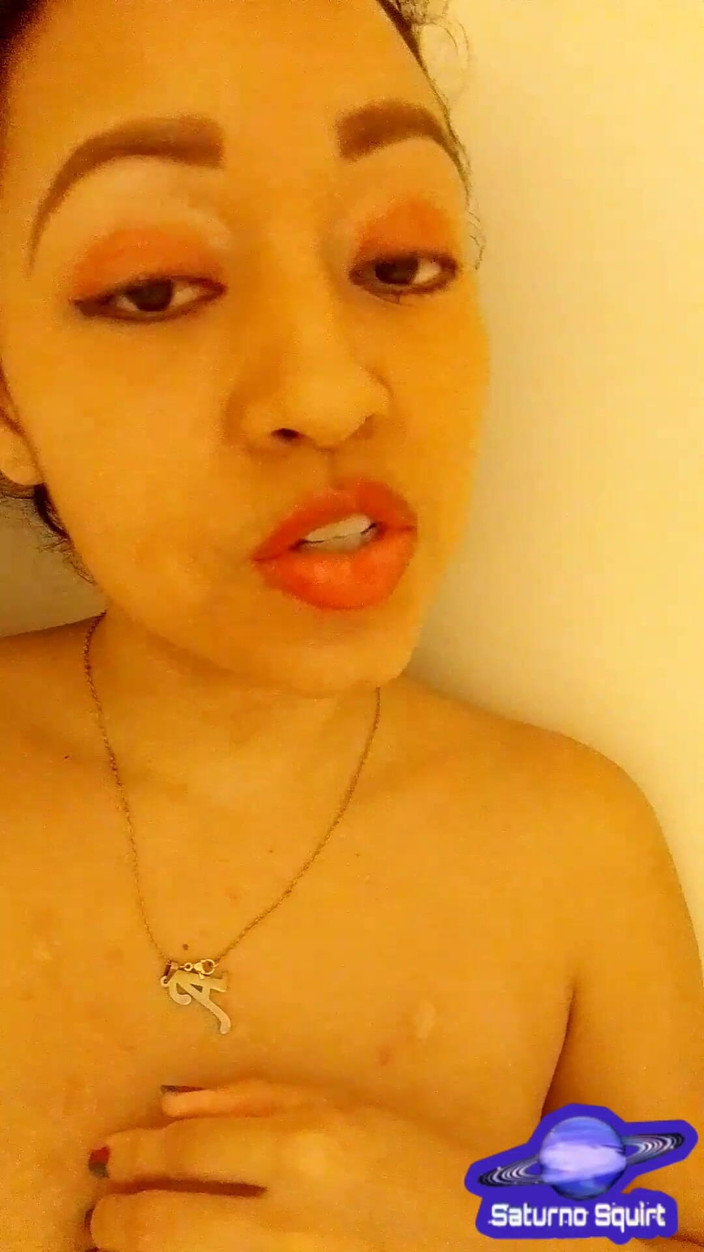 Saturno Squirt: Saturn tryska fantazją, dając bardzo pyszne lodzik swoją zabawką i...