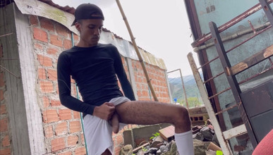 vergar4_daviid: Footballer Ends up Training and a Straw Is Made Behind...