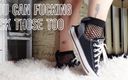 Raven Willow: Mes pieds sont minuscules et adorables en Converse, surtout avec...