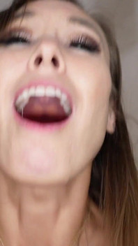 Sensual asiática madrasta Christy Love pega você assistindo pornô