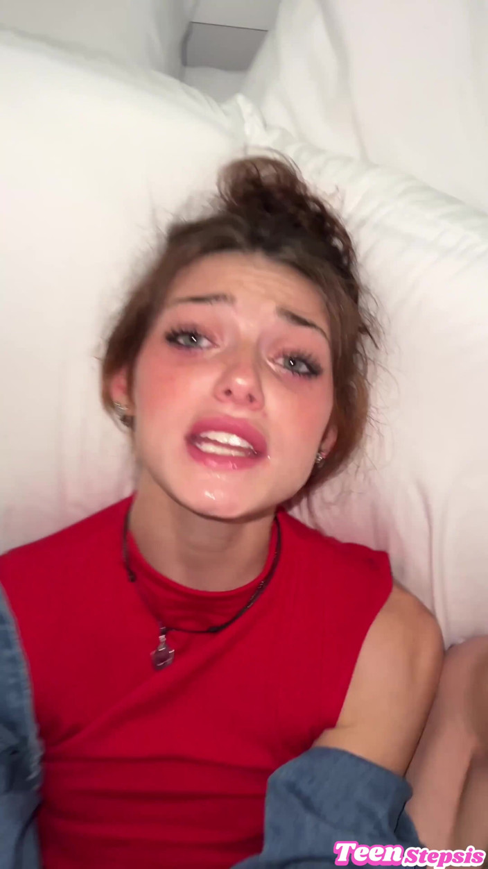 Teen StepSis: Moja alt GF przeleciała mnie tak dobrze po naszej randce