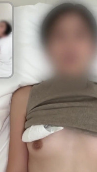 [Seks w domu] seks z zamężną kobietą starszym szefem w ciągu dnia na wakacjach