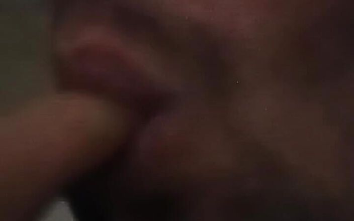 Gangbang straight: Mondfetisj solo