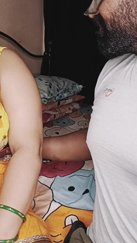 Girlfriend Se Milne Uske Ghar Gaya Waha Uski Hot Chubby Step Mom Ne Chodne Ko Bola