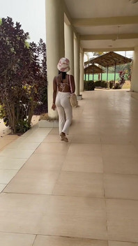 Ella ama arriesgado al aire libre