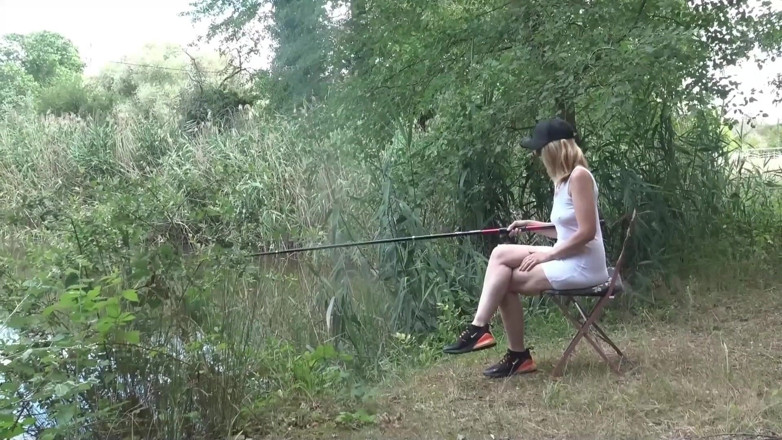 Paris Jango: Louise Du Lac Masturbates on the Lake