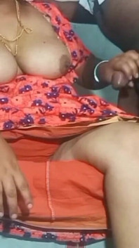 Seks buatan sendiri makcik Tamil Nighty