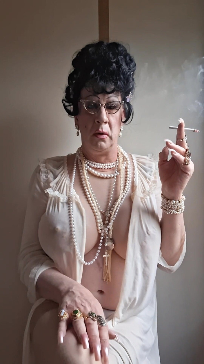 Mshollbrook: Smoking Slut