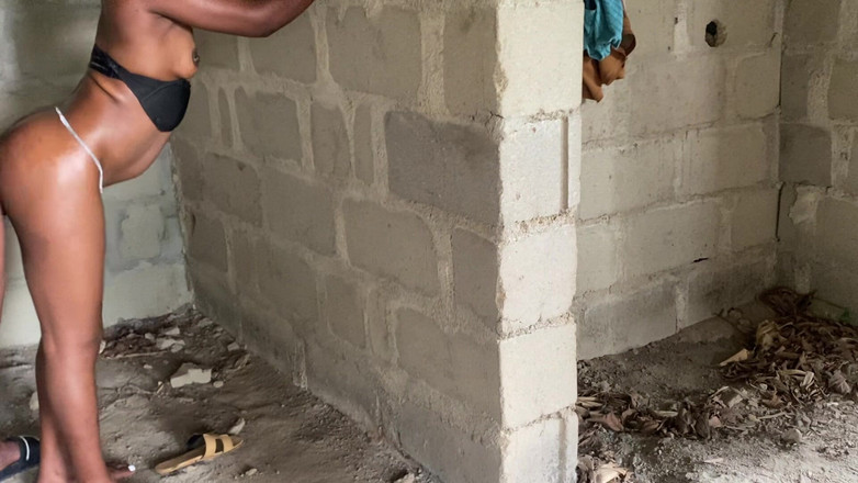 Pretty Pussy Studio: Il mio ex mi sorprende in un edificio noncompiuto con...