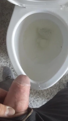 Russie Good Boy: Uncut Boy Peeing in the Toilet | Faphouse
