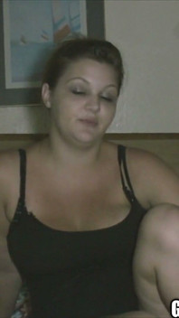 Mature gives a juicy blowjob to a guy