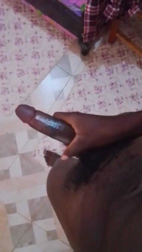 Kenyandick: Sama doma si hraje s mým velkým černým ptákem