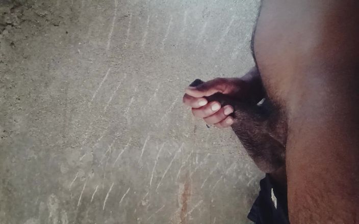 Fuck Him: बाथरूम में पूरा काला लंड हाथ का काम सफाई की आवाज