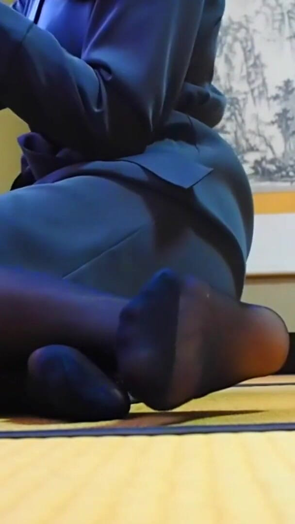 Japan in Black Pantyhose (Mayumi Kanzaki) Japan in Black Pantyhose (Mayumi Kanzaki)