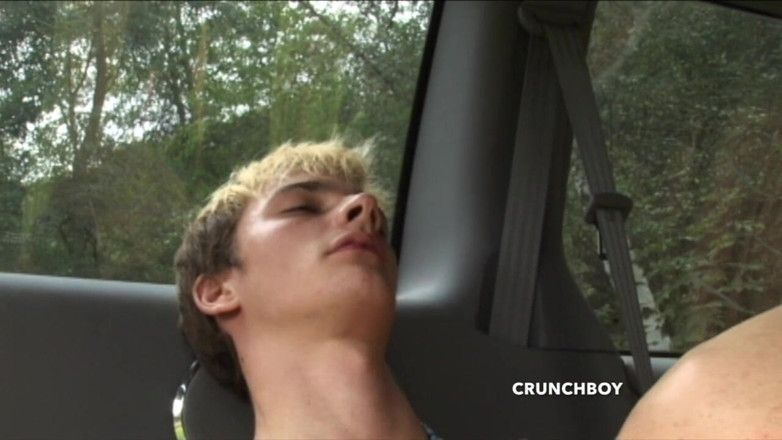 STRAIGHT BOYS CURIOUS FROM PRAHA: Young straight dudes fucking in the car