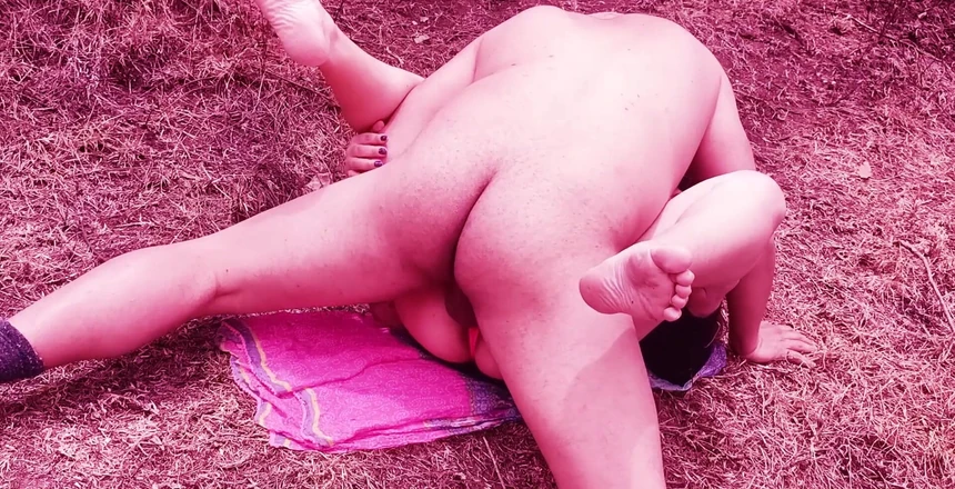 Valery Saenz xxx: मेरे पति ने मुझे जंगल में चोदा