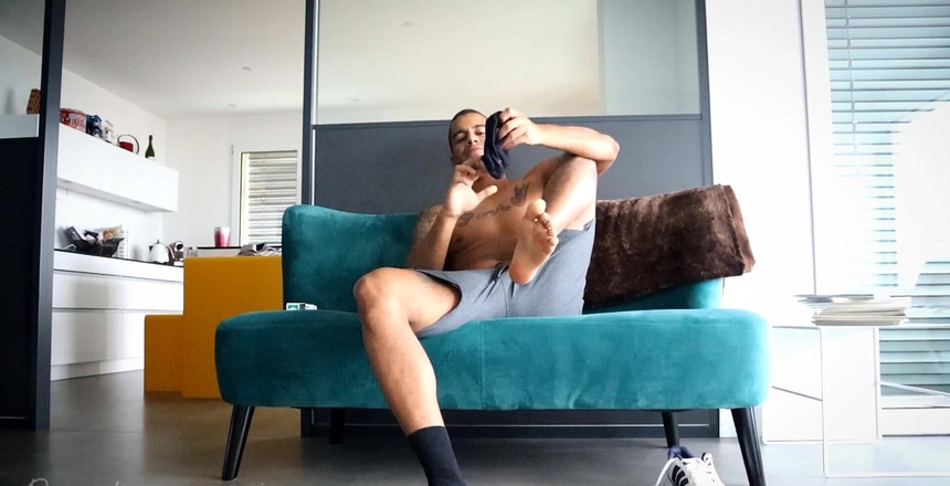 Smoker Master: Je čas uctívat alfa ponožky, vůně do mých potěšových tenisek, abych...