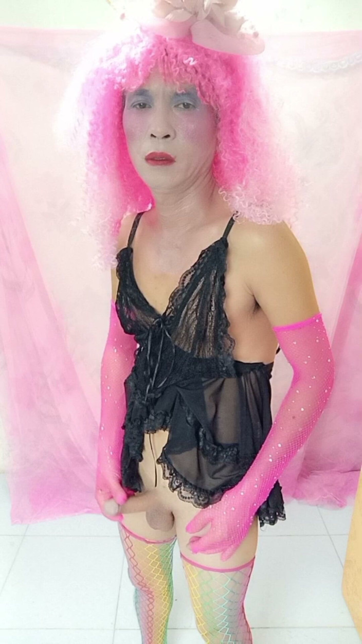 nguyen dang thien tri: Oanh le transgender seksi kıyafetler giyiyor ve yarağını bıçaklıyor
