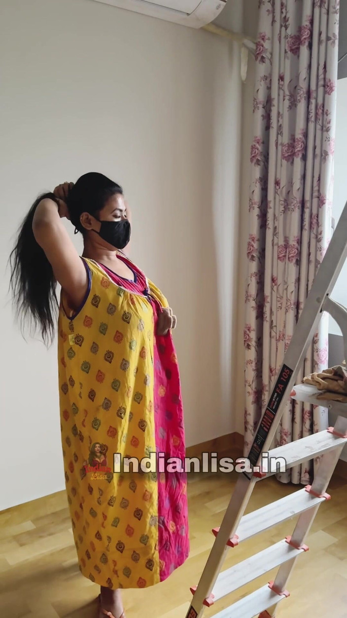 IndianMyra07: Mama vitregă excitată nu s-a putut împotrivi după ce a urmărit...