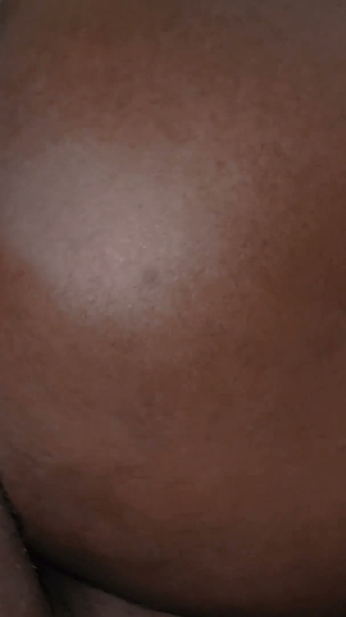 African matures: Madrastra de gran culo vino por una pijamada