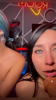 Orgie z pohledu BBC s dildy a dvěma nadrženými lesbami - Sweetkimmi