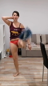 Beky的脱衣舞