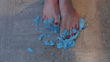 Lilly Disgrace: Stříkající alginate