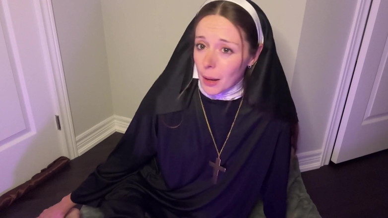 Nadia Foxx: La suora innocente che spera di essere parte di questo...