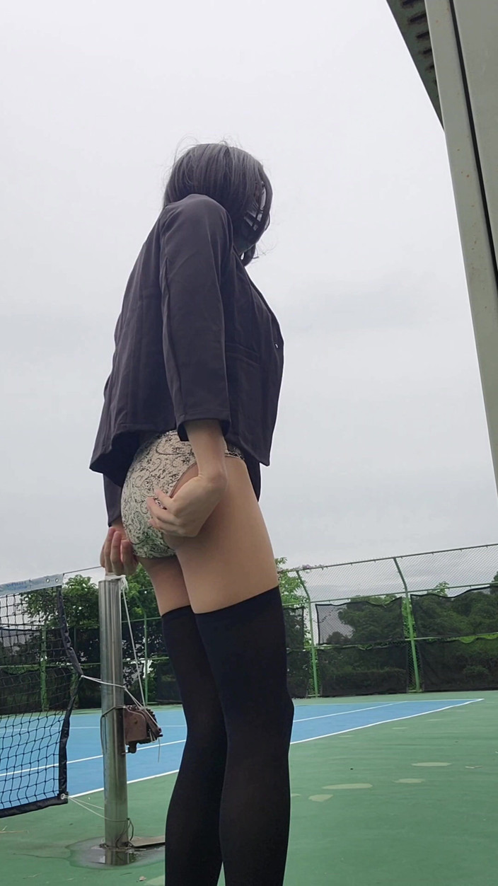 NotAFuta: Bürodame transvestã¤ntin kommt in der Öffentlichkeit