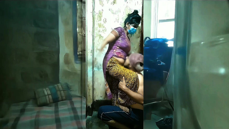 Romjan Khan: Bystig fru njuter av elektriker