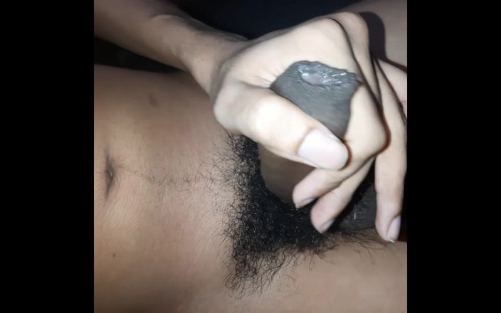 Hot Kolla: Индийский юный паренек играет с членом в одиночестве