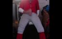 JockDad87: Une fille excitée après l’entraînement de baseball jockdad87 éjacule sur une...