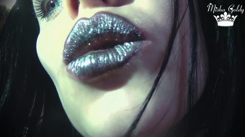Goddess Misha Goldy: Nueva adoración de lápiz labial de metal