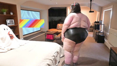 SSBBWLadyBrads: Сексуальная жиробасина в толстом черном кожаном костюме